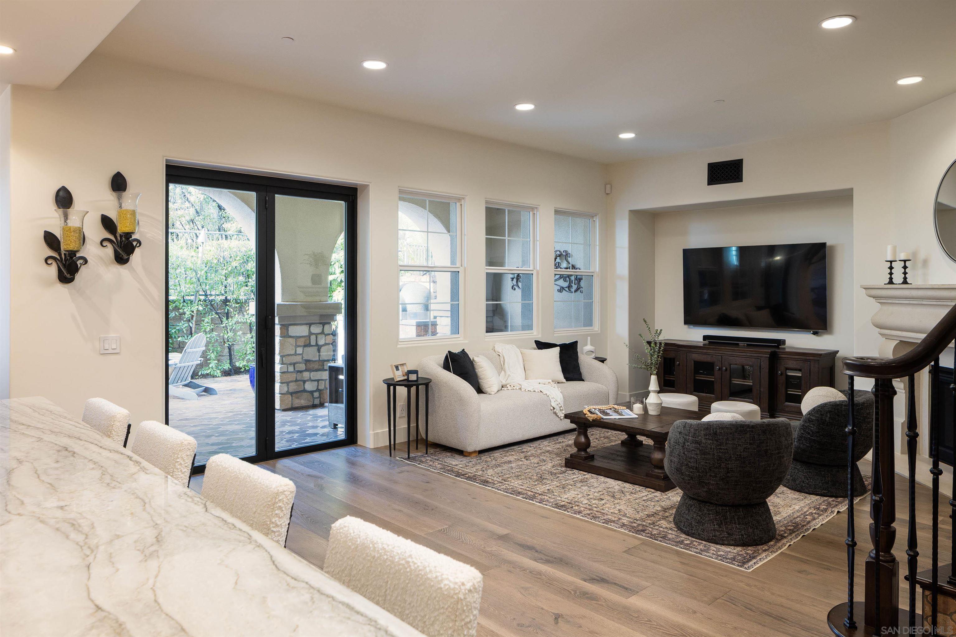 Detail Gallery Image 15 of 63 For 18085  via Roma, Yorba Linda,  CA 92886 - 4 Beds | 4/1 Baths