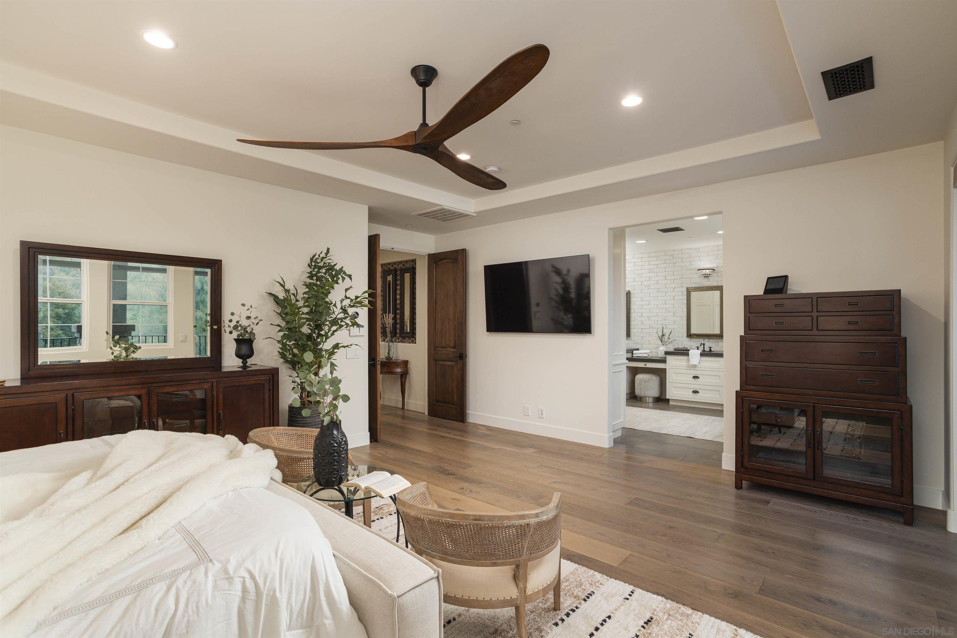 Detail Gallery Image 27 of 63 For 18085  via Roma, Yorba Linda,  CA 92886 - 4 Beds | 4/1 Baths