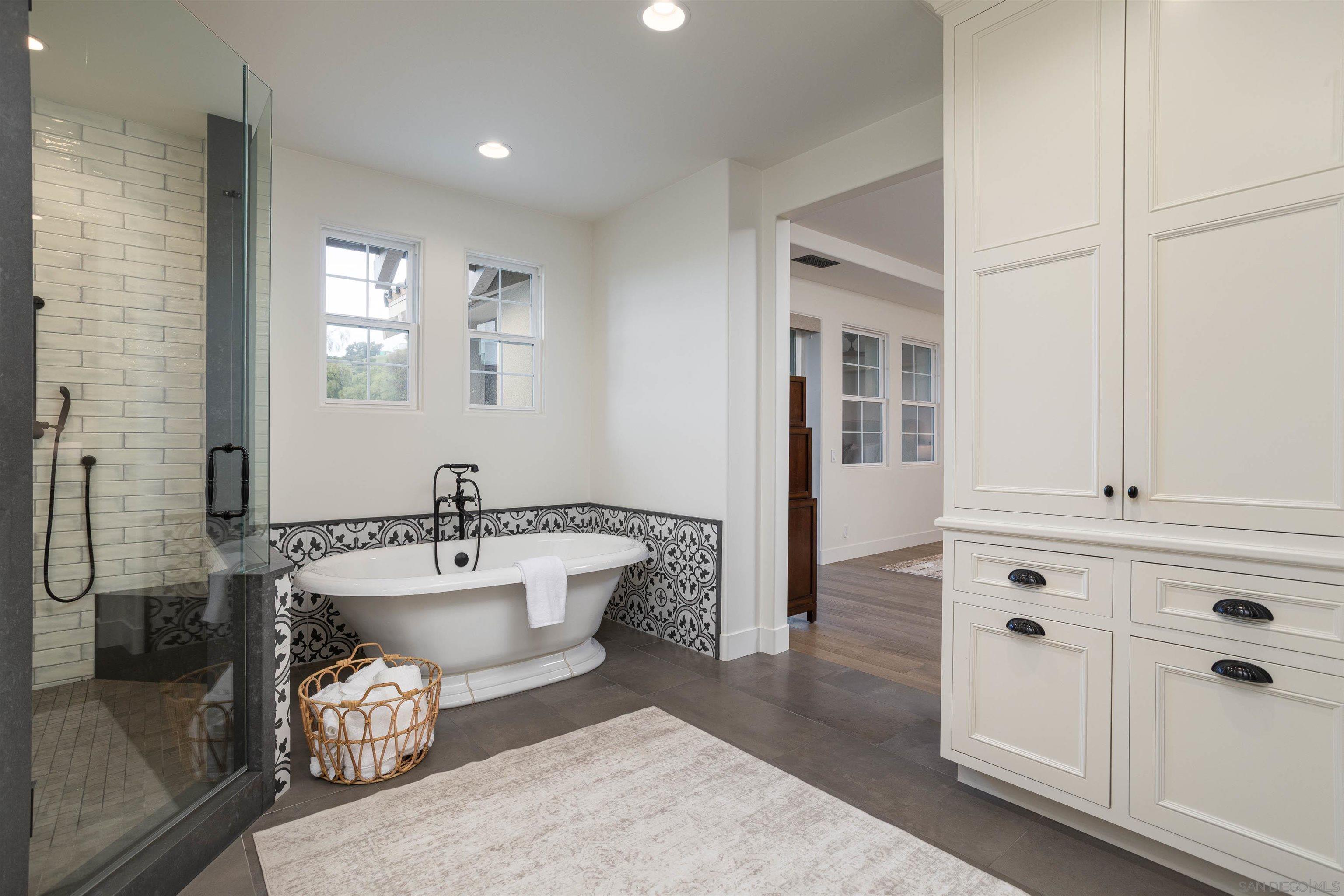 Detail Gallery Image 30 of 63 For 18085  via Roma, Yorba Linda,  CA 92886 - 4 Beds | 4/1 Baths