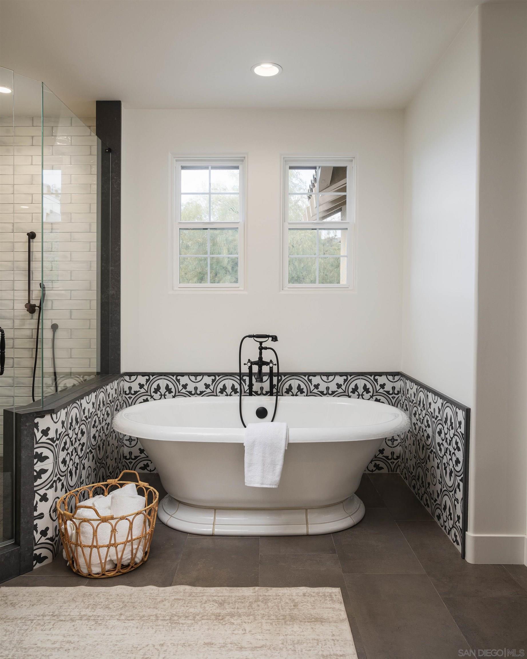 Detail Gallery Image 31 of 63 For 18085  via Roma, Yorba Linda,  CA 92886 - 4 Beds | 4/1 Baths