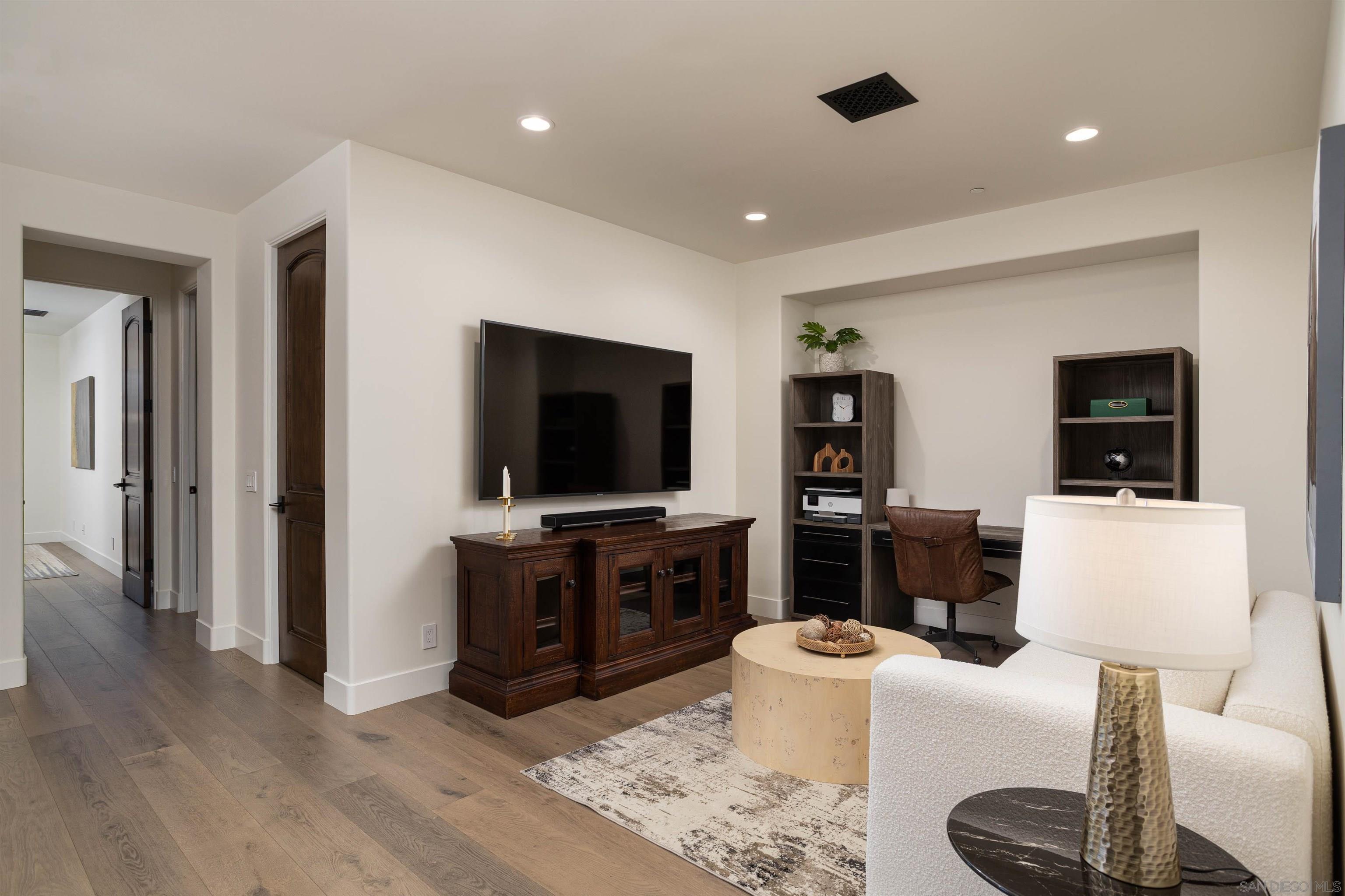 Detail Gallery Image 36 of 63 For 18085  via Roma, Yorba Linda,  CA 92886 - 4 Beds | 4/1 Baths