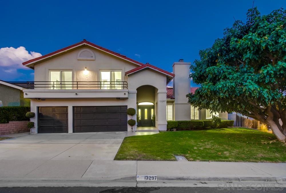 Detail Gallery Image 3 of 74 For 13297  Portofino Drive, Del Mar,  CA 92014 - 5 Beds | 3/1 Baths