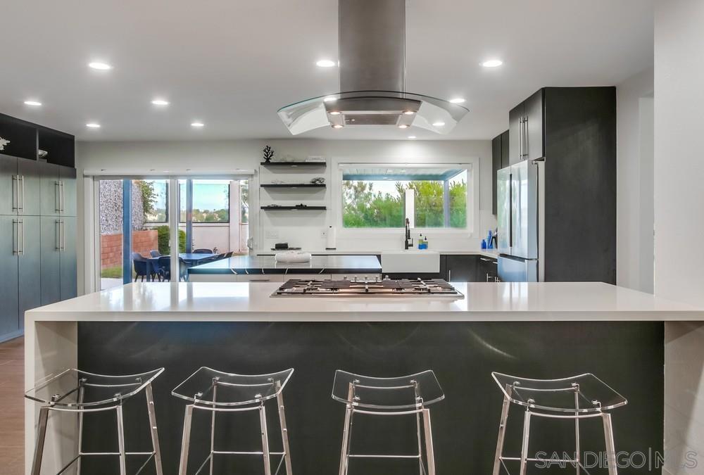 Detail Gallery Image 22 of 74 For 13297  Portofino Drive, Del Mar,  CA 92014 - 5 Beds | 3/1 Baths