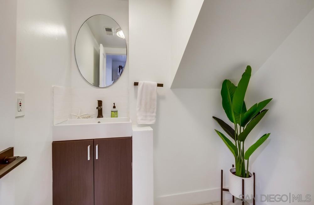 Detail Gallery Image 31 of 74 For 13297  Portofino Drive, Del Mar,  CA 92014 - 5 Beds | 3/1 Baths