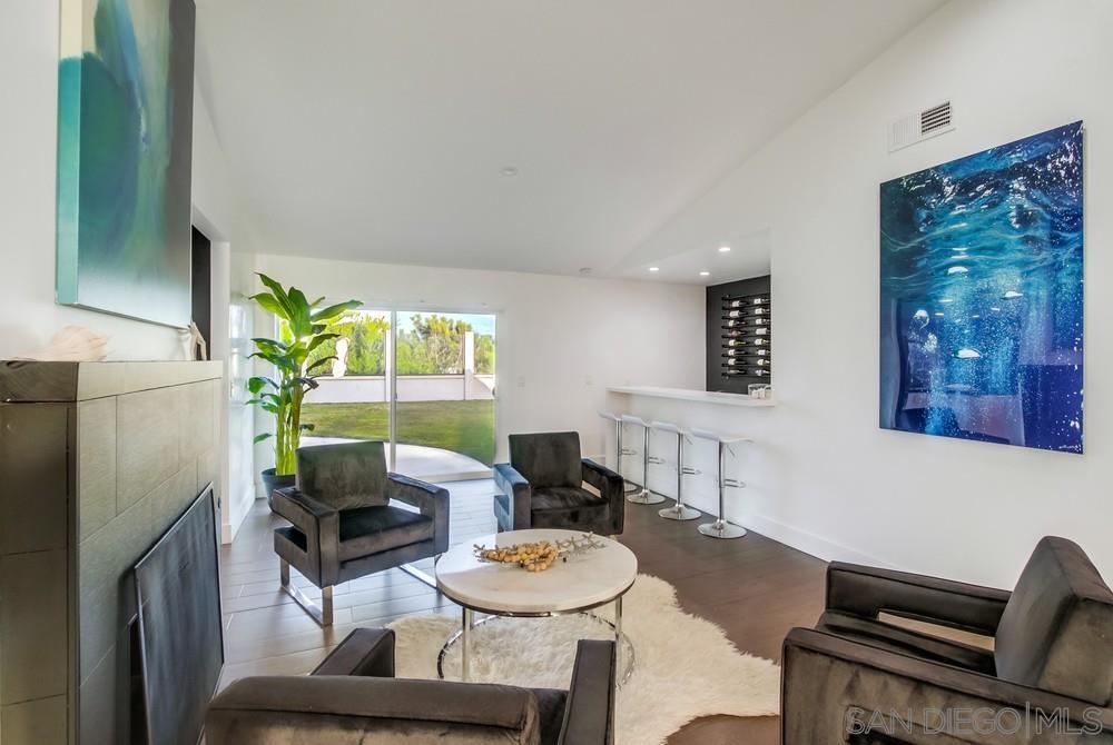 Detail Gallery Image 10 of 74 For 13297  Portofino Drive, Del Mar,  CA 92014 - 5 Beds | 3/1 Baths