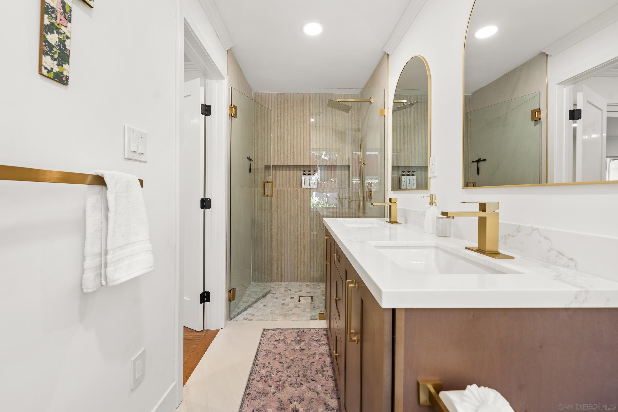 Detail Gallery Image 11 of 32 For 16021  Pomerado, Poway,  CA 92064 - 6 Beds | 5 Baths