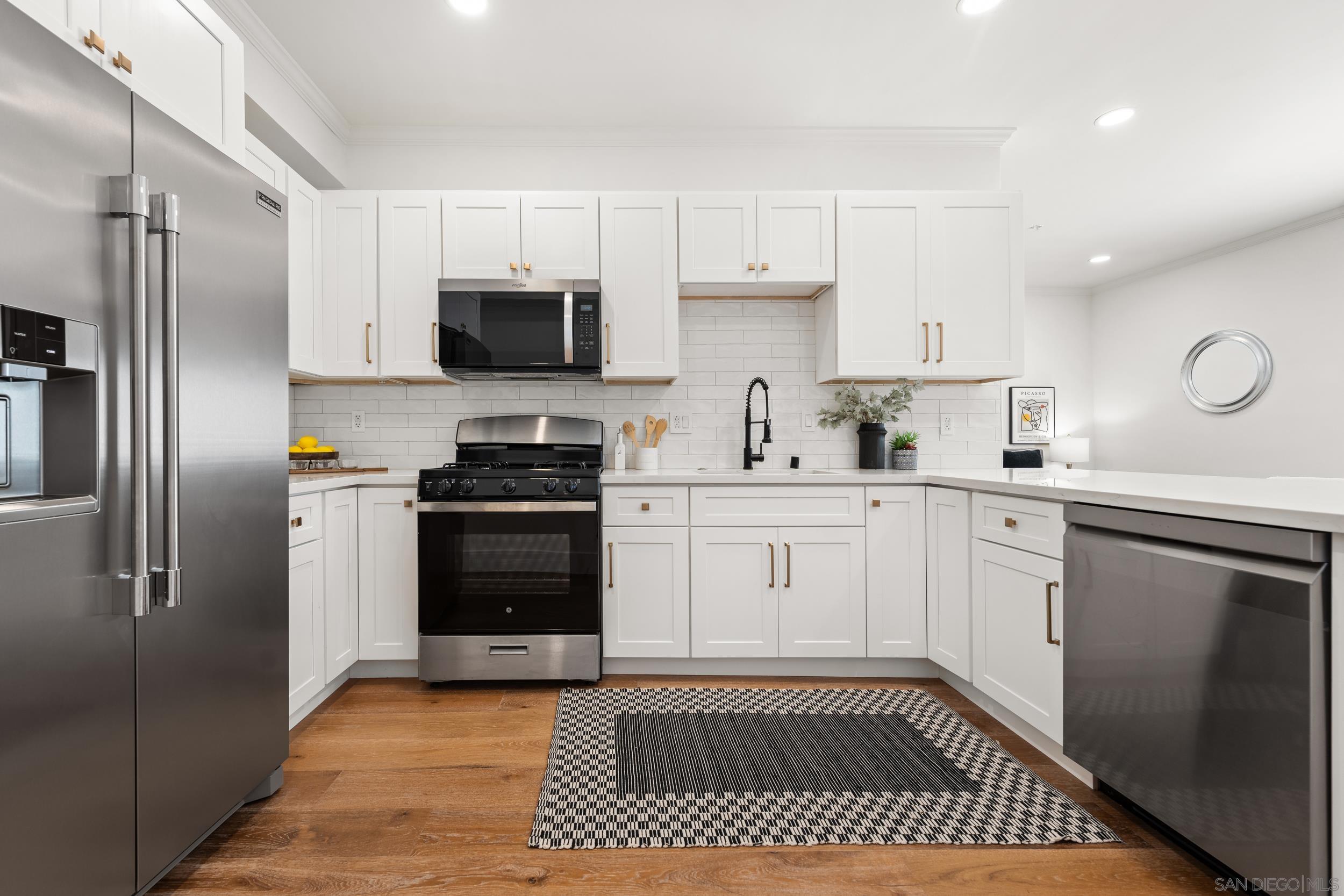 Detail Gallery Image 21 of 32 For 16021  Pomerado, Poway,  CA 92064 - 6 Beds | 5 Baths