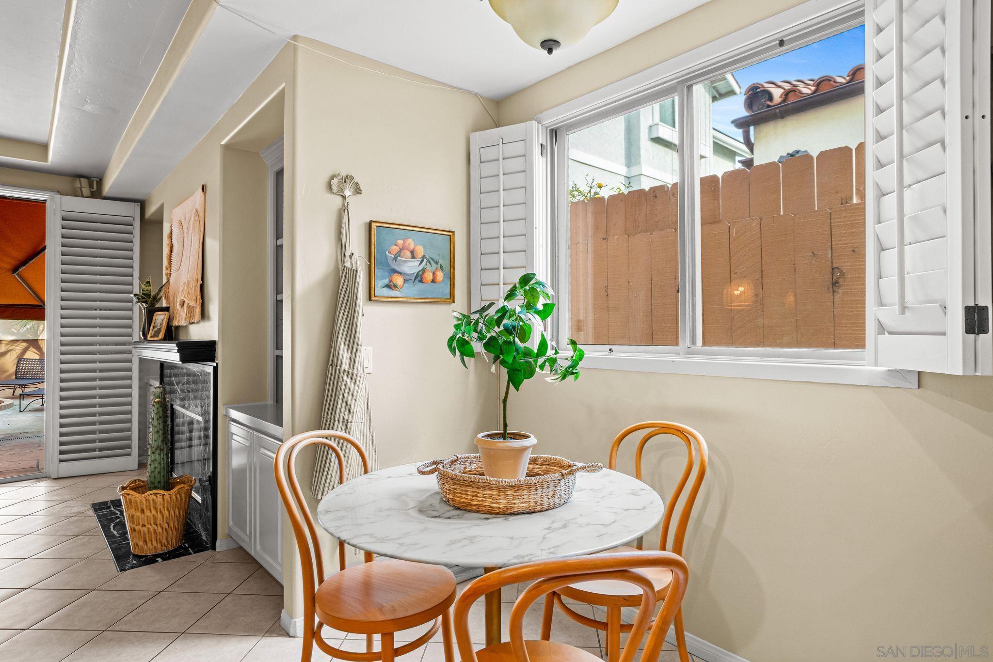 Detail Gallery Image 14 of 37 For 7455  Draper Ave  #2,  La Jolla,  CA 92037 - 3 Beds | 2/1 Baths