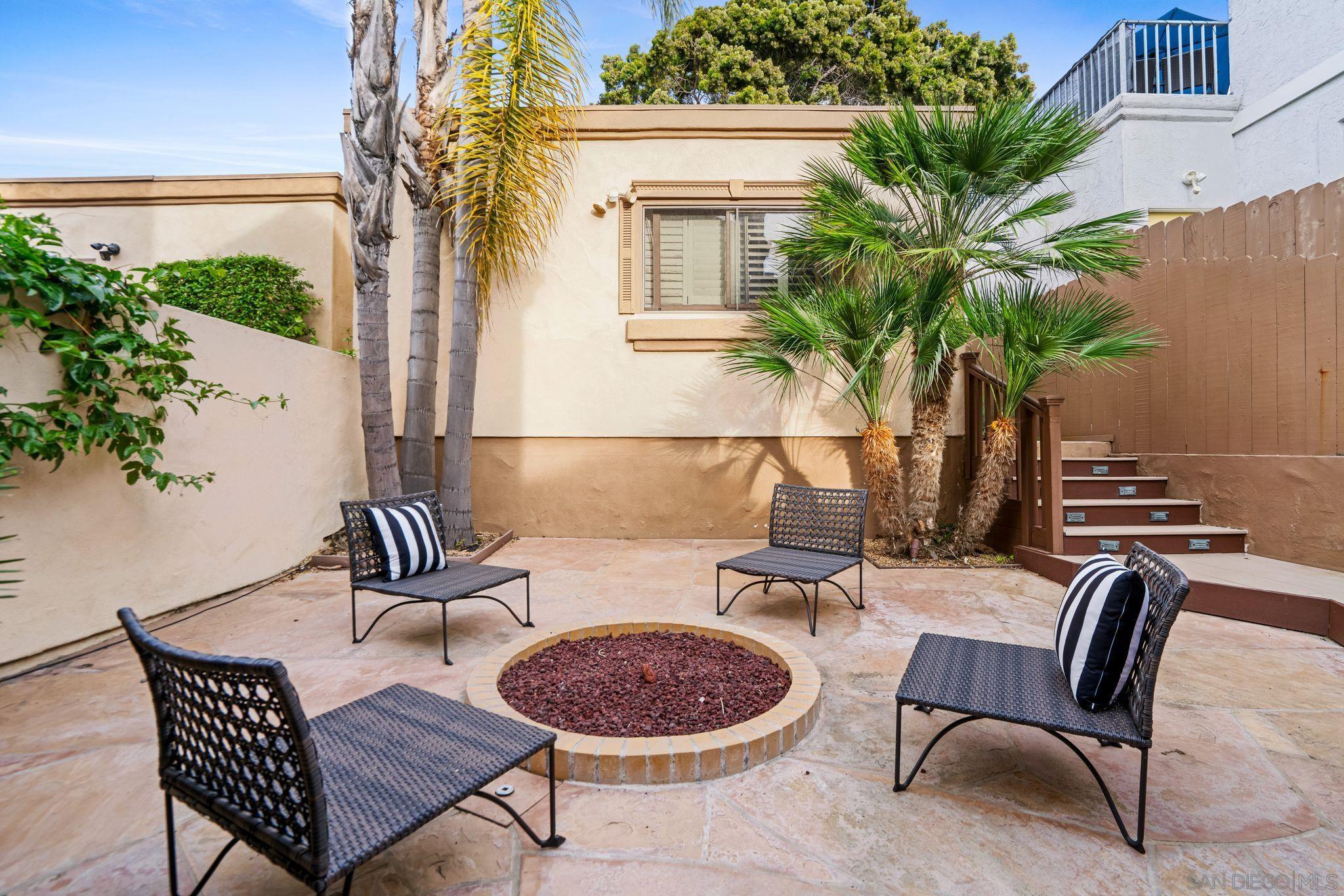 Detail Gallery Image 16 of 37 For 7455  Draper Ave  #2,  La Jolla,  CA 92037 - 3 Beds | 2/1 Baths