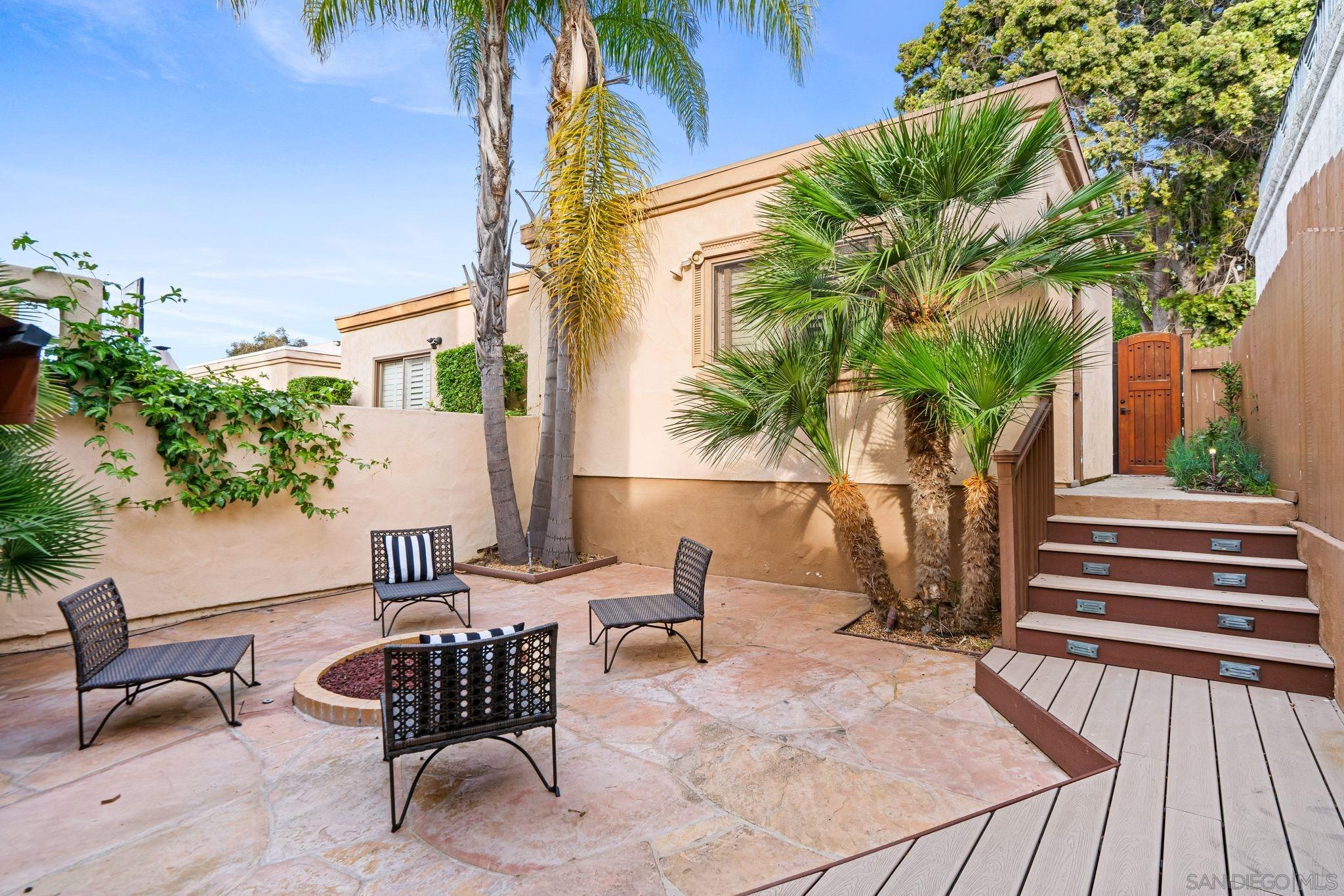 Detail Gallery Image 18 of 37 For 7455  Draper Ave  #2,  La Jolla,  CA 92037 - 3 Beds | 2/1 Baths