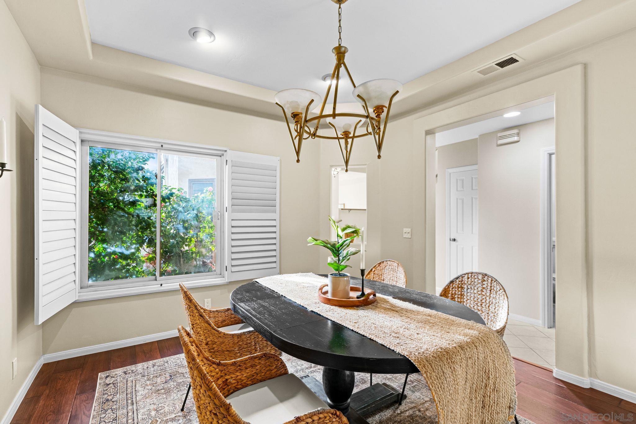 Detail Gallery Image 4 of 37 For 7455  Draper Ave  #2,  La Jolla,  CA 92037 - 3 Beds | 2/1 Baths