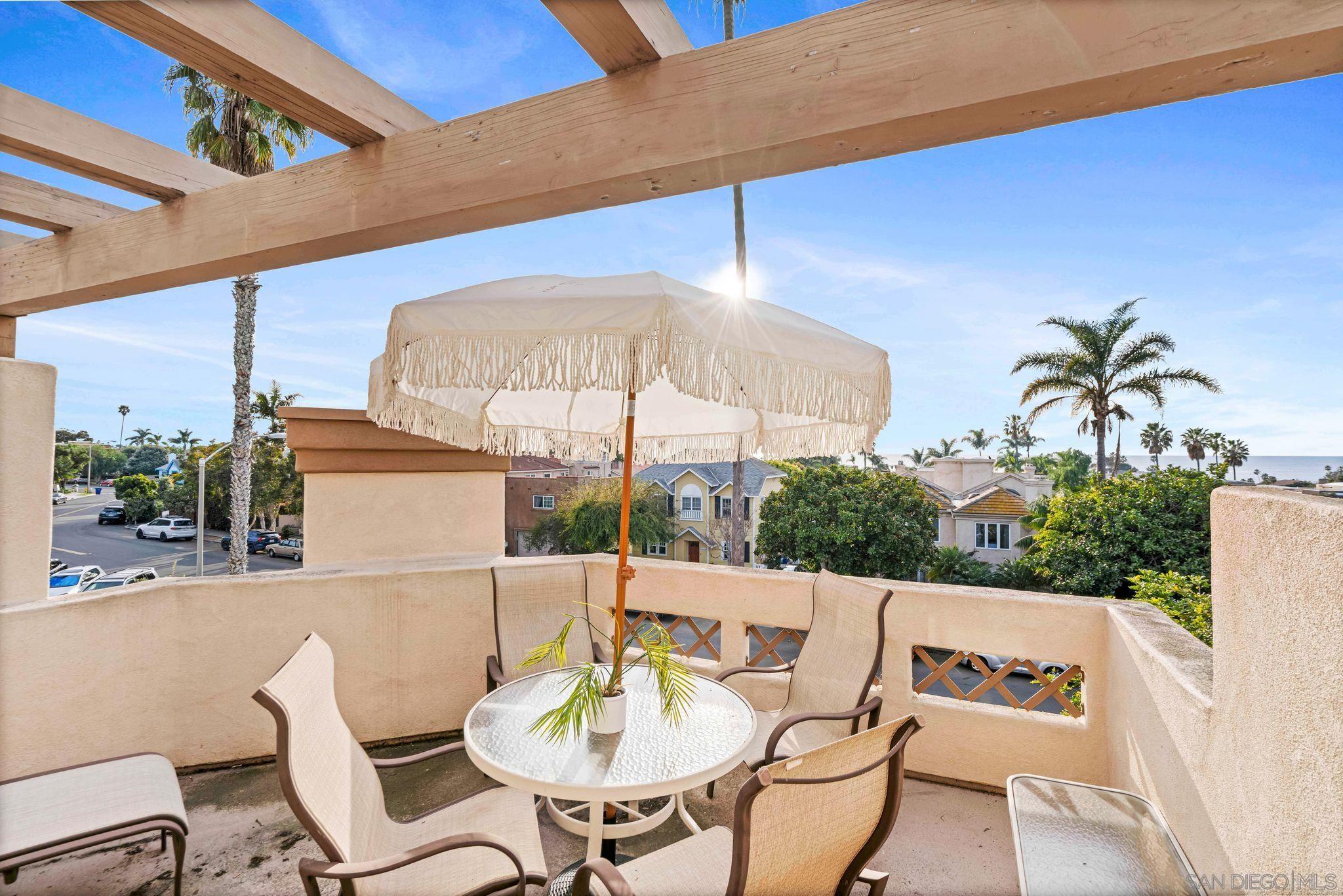 Detail Gallery Image 31 of 37 For 7455  Draper Ave  #2,  La Jolla,  CA 92037 - 3 Beds | 2/1 Baths