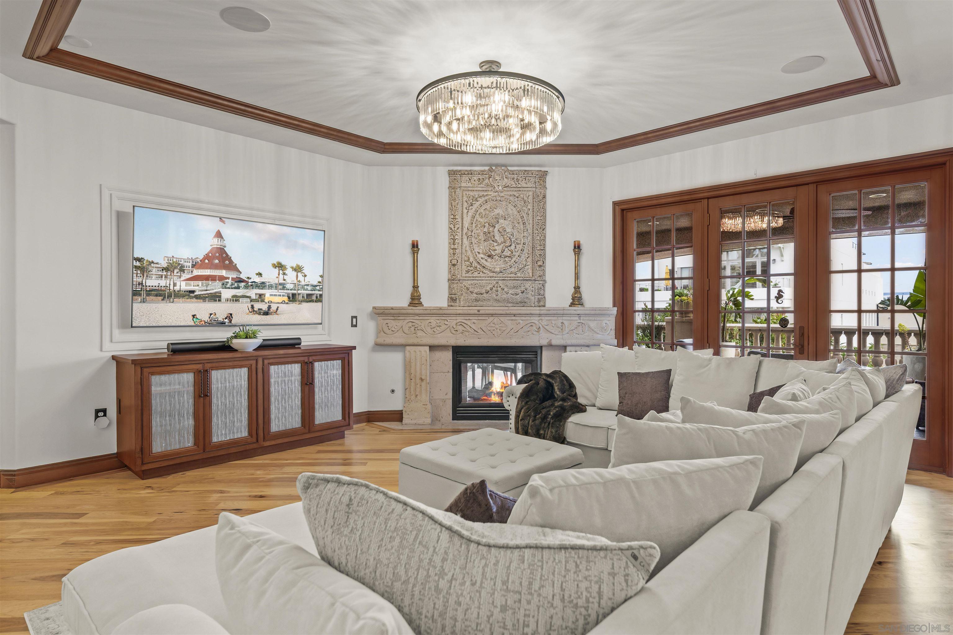 Detail Gallery Image 13 of 59 For 120  C Ave  206, Coronado,  CA 92118 - 3 Beds | 2 Baths