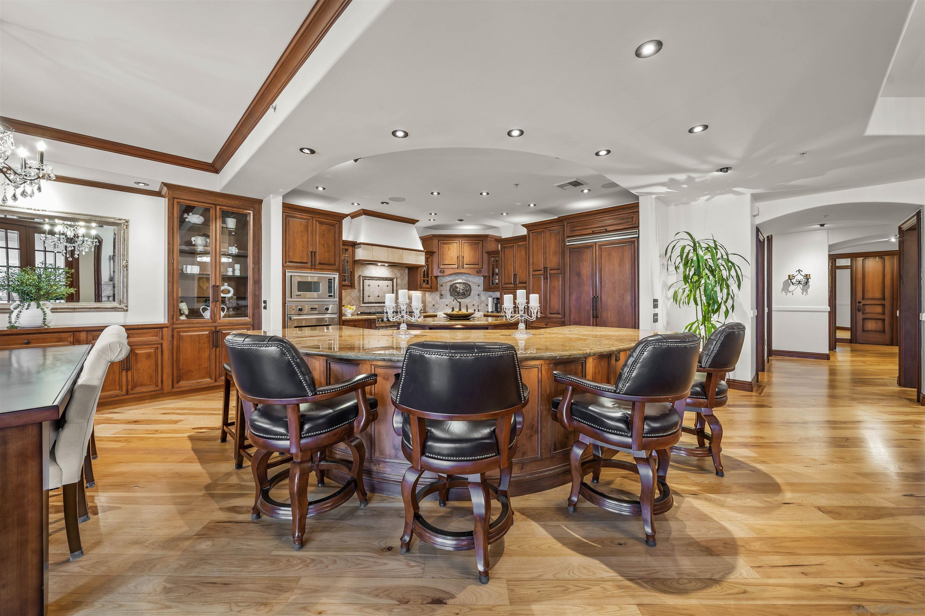 Detail Gallery Image 15 of 59 For 120  C Ave  206, Coronado,  CA 92118 - 3 Beds | 2 Baths