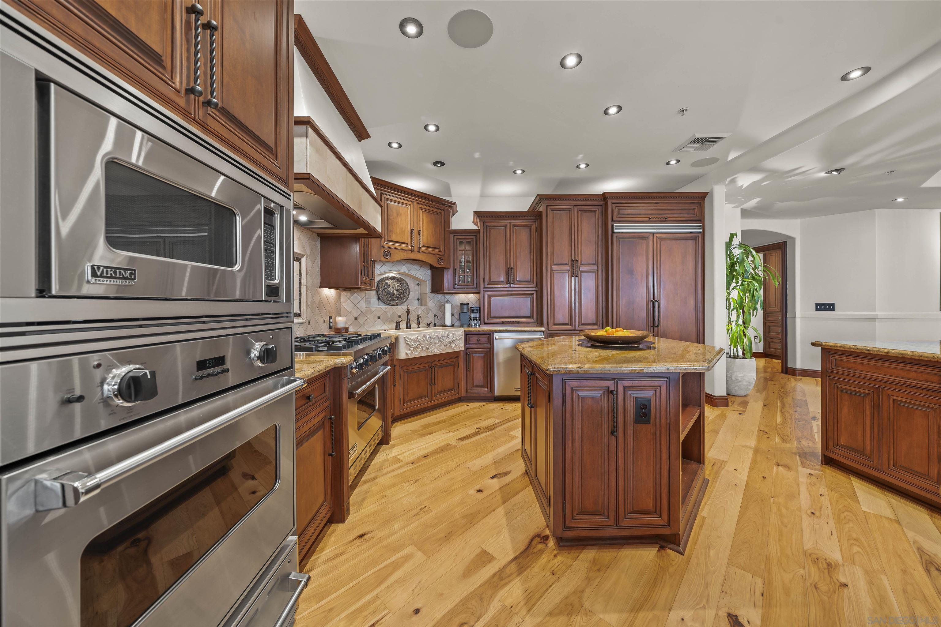 Detail Gallery Image 20 of 59 For 120  C Ave  206, Coronado,  CA 92118 - 3 Beds | 2 Baths