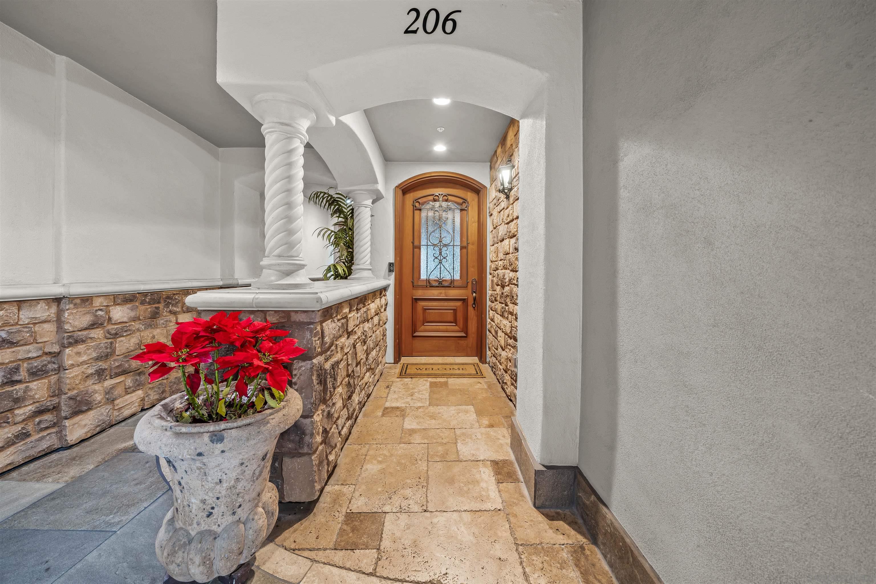 Detail Gallery Image 4 of 59 For 120  C Ave  206, Coronado,  CA 92118 - 3 Beds | 2 Baths