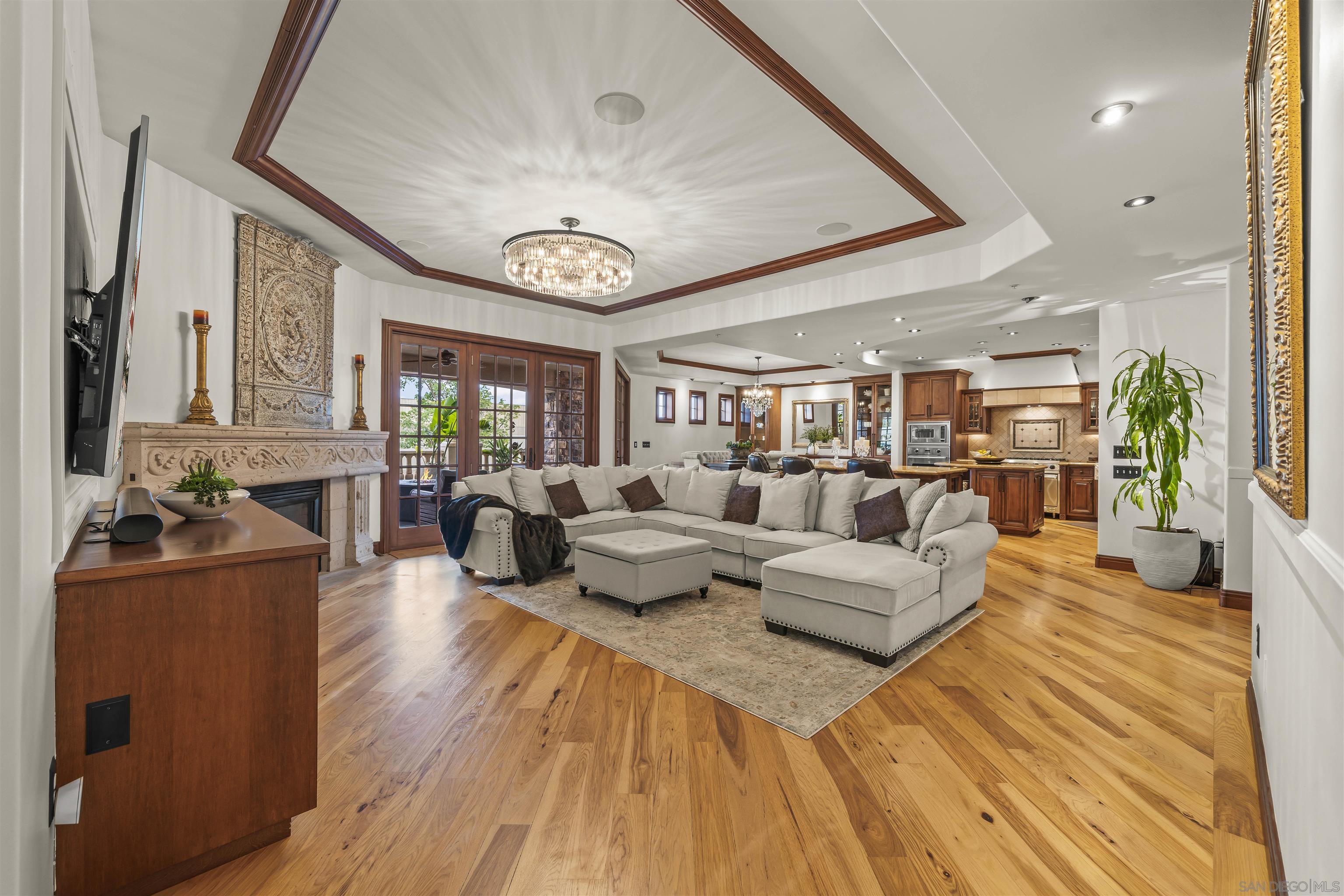 Detail Gallery Image 8 of 59 For 120  C Ave  206, Coronado,  CA 92118 - 3 Beds | 2 Baths