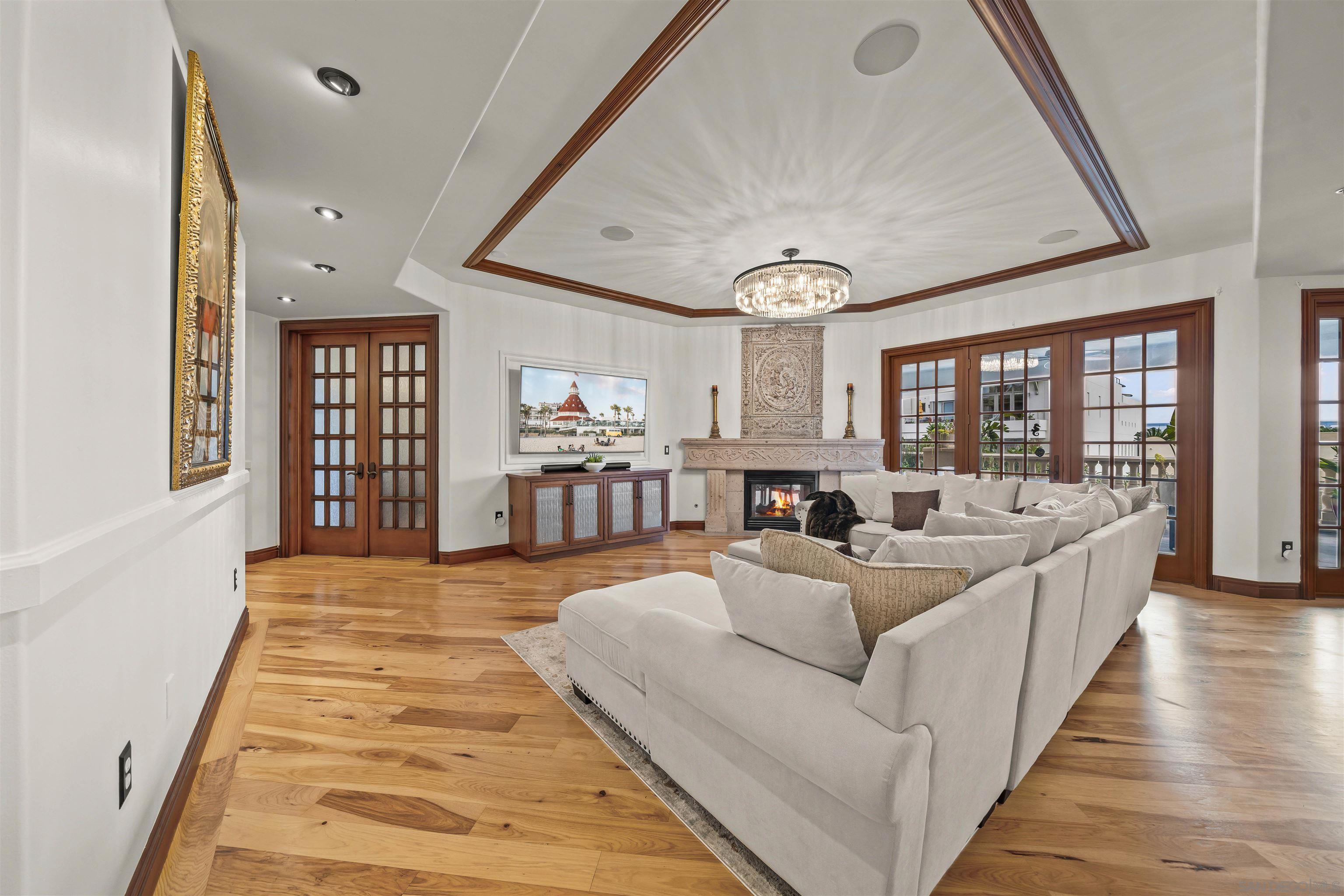 Detail Gallery Image 10 of 59 For 120  C Ave  206, Coronado,  CA 92118 - 3 Beds | 2 Baths