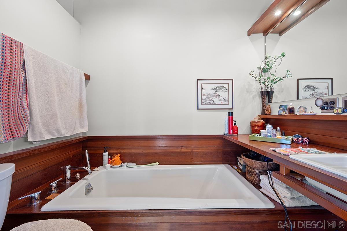 Detail Gallery Image 17 of 37 For 1817  David St, San Diego,  CA 92111 - 5 Beds | 3/1 Baths