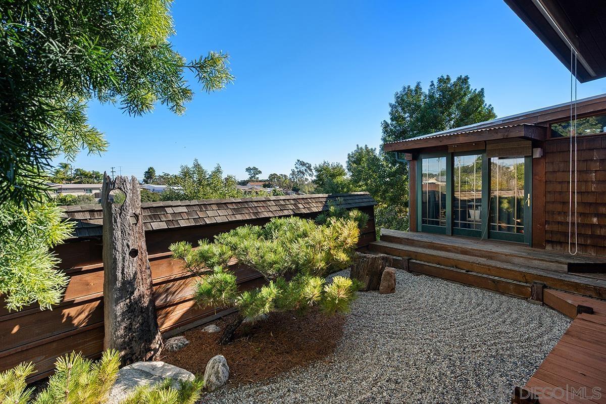 Detail Gallery Image 19 of 37 For 1817  David St, San Diego,  CA 92111 - 5 Beds | 3/1 Baths