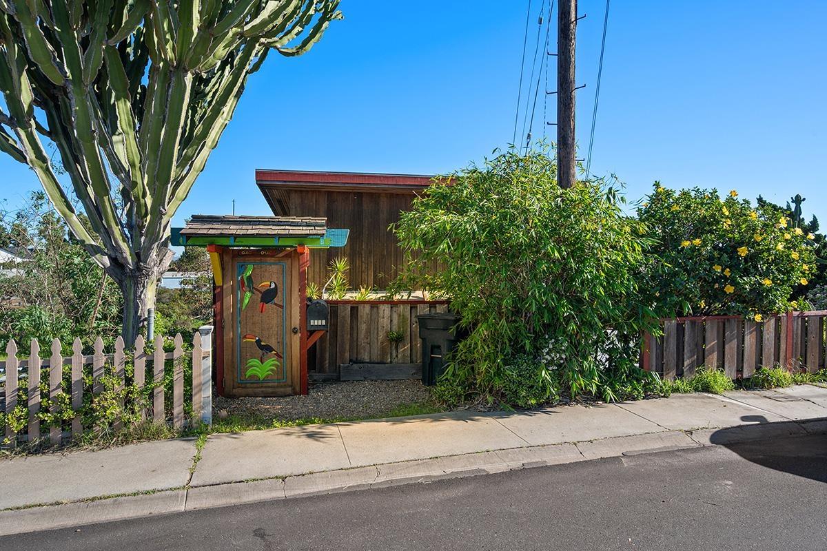 Detail Gallery Image 25 of 37 For 1817  David St, San Diego,  CA 92111 - 5 Beds | 3/1 Baths