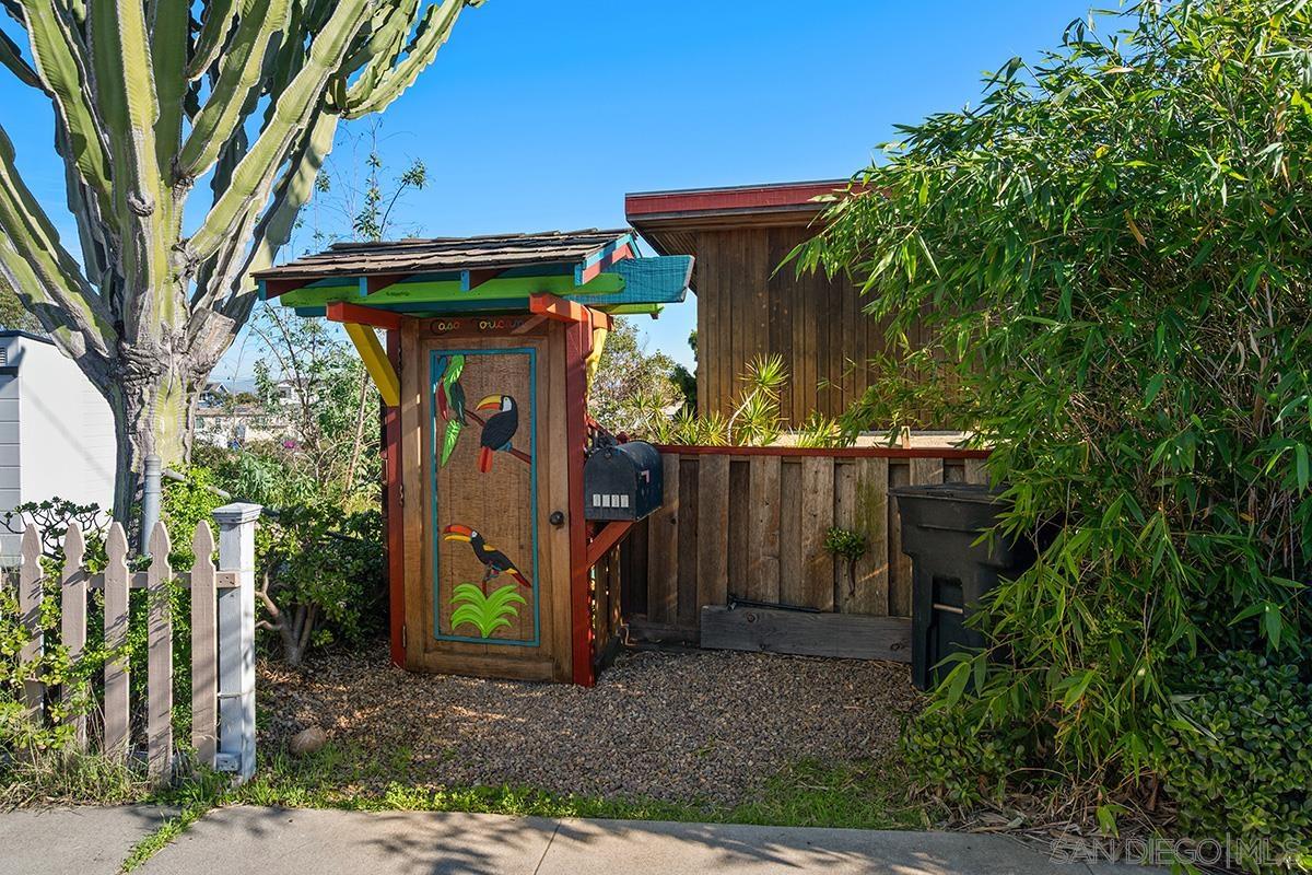 Detail Gallery Image 26 of 37 For 1817  David St, San Diego,  CA 92111 - 5 Beds | 3/1 Baths