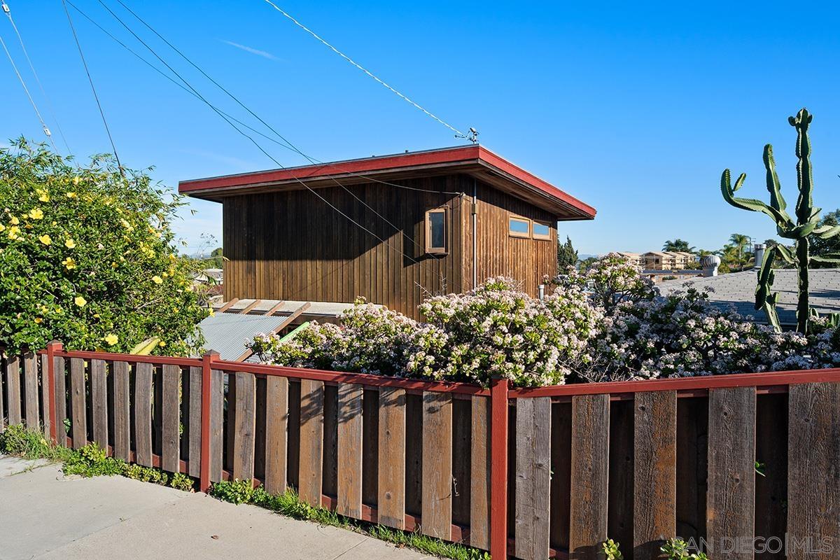 Detail Gallery Image 27 of 37 For 1817  David St, San Diego,  CA 92111 - 5 Beds | 3/1 Baths