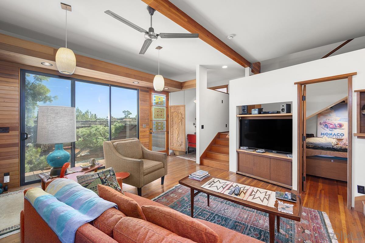 Detail Gallery Image 5 of 37 For 1817  David St, San Diego,  CA 92111 - 5 Beds | 3/1 Baths