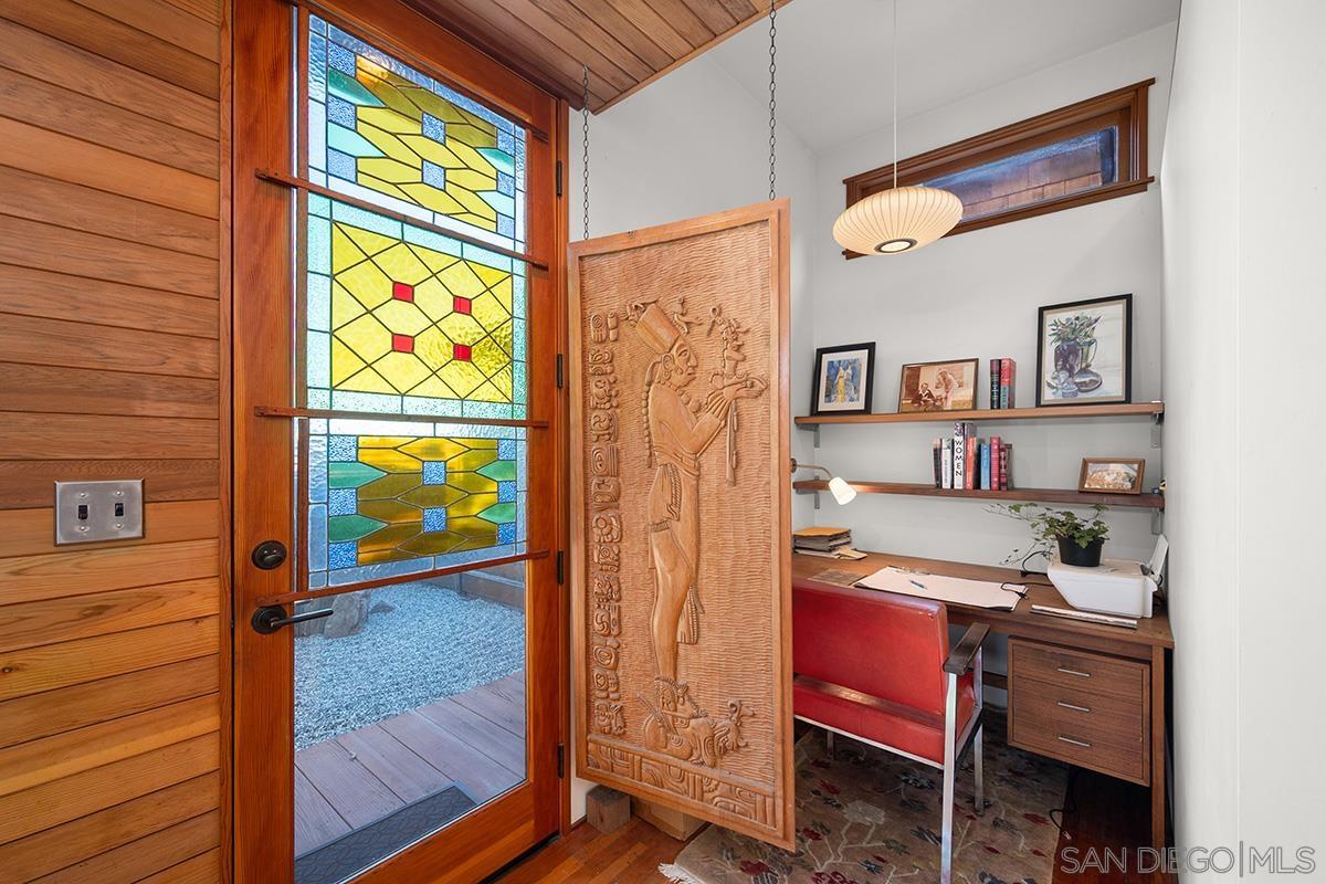 Detail Gallery Image 6 of 37 For 1817  David St, San Diego,  CA 92111 - 5 Beds | 3/1 Baths