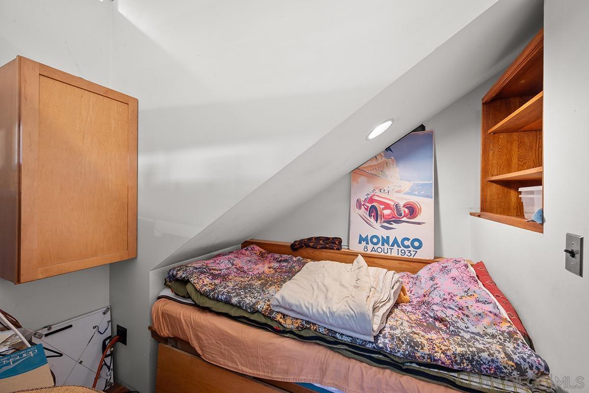 Detail Gallery Image 7 of 37 For 1817  David St, San Diego,  CA 92111 - 5 Beds | 3/1 Baths