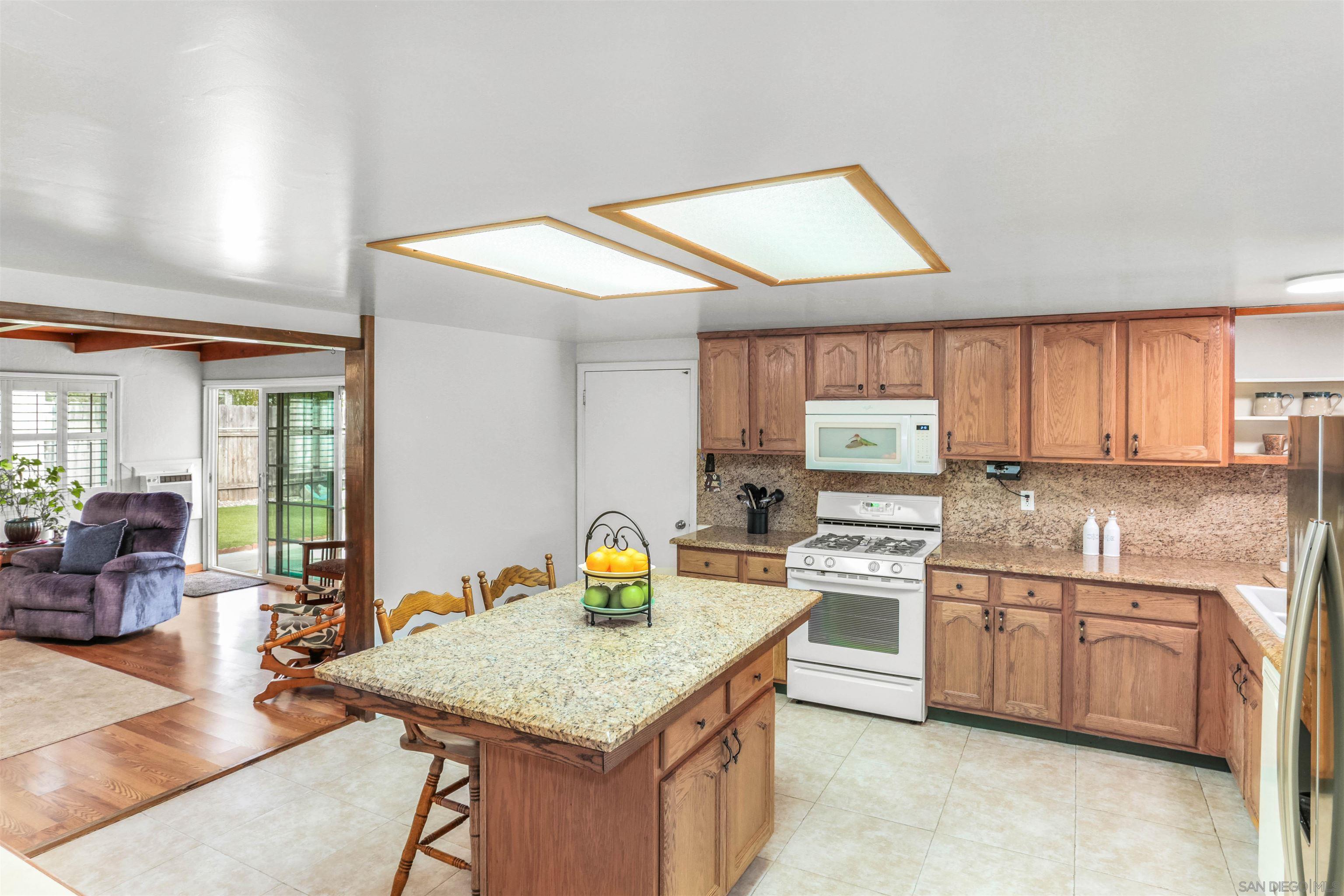 Detail Gallery Image 8 of 34 For 13209  Neddick Ave, Poway,  CA 92064 - 3 Beds | 2 Baths