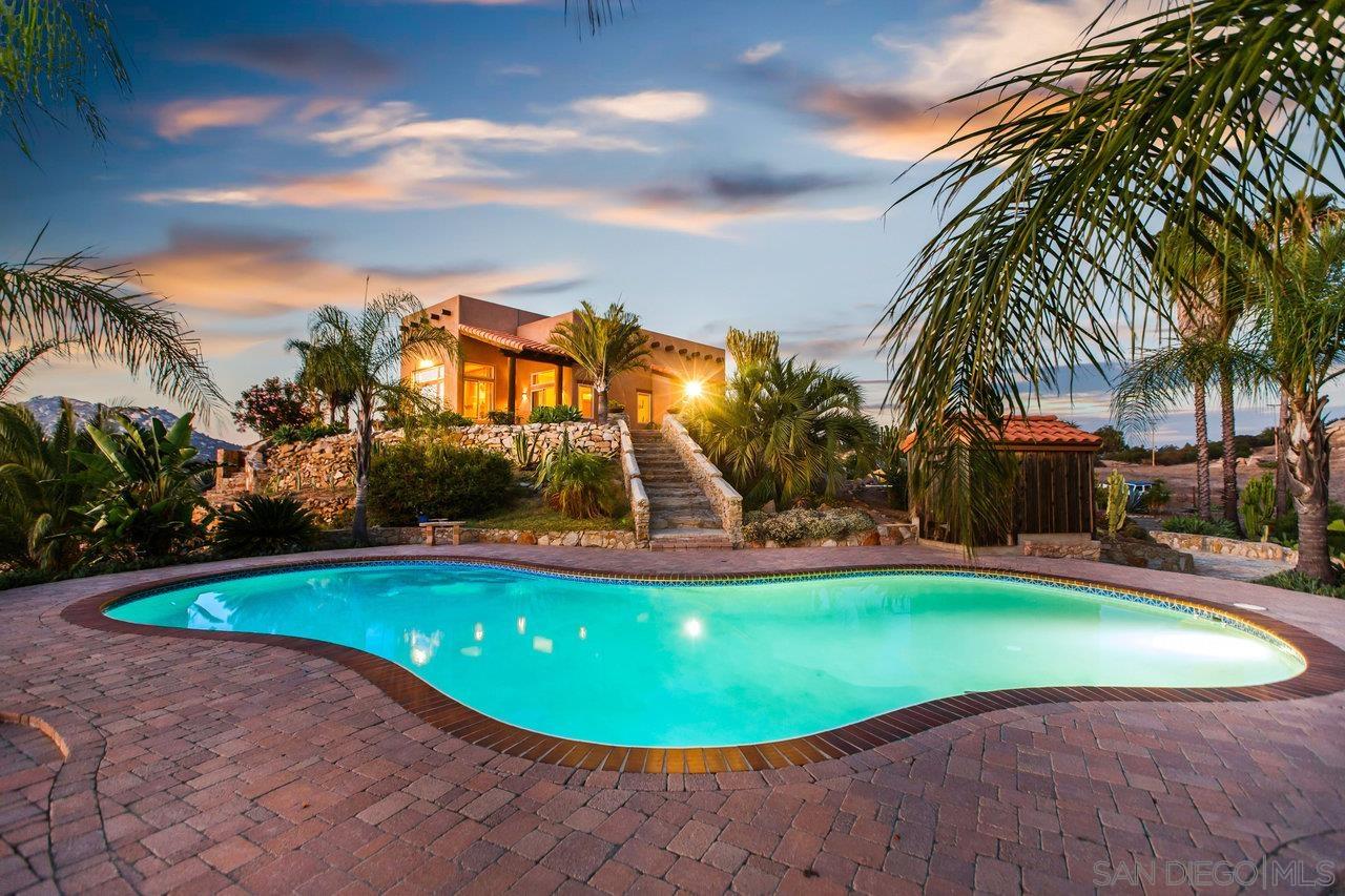 Detail Gallery Image 2 of 41 For 15715  Green Valley Truck Trail, Ramona,  CA 92065 - 3 Beds | 3 Baths