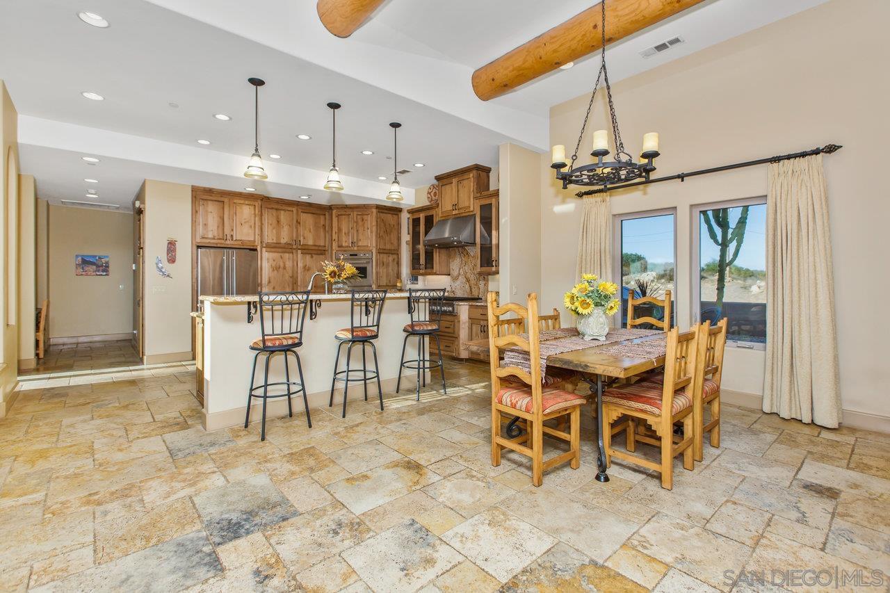 Detail Gallery Image 8 of 41 For 15715  Green Valley Truck Trail, Ramona,  CA 92065 - 3 Beds | 3 Baths