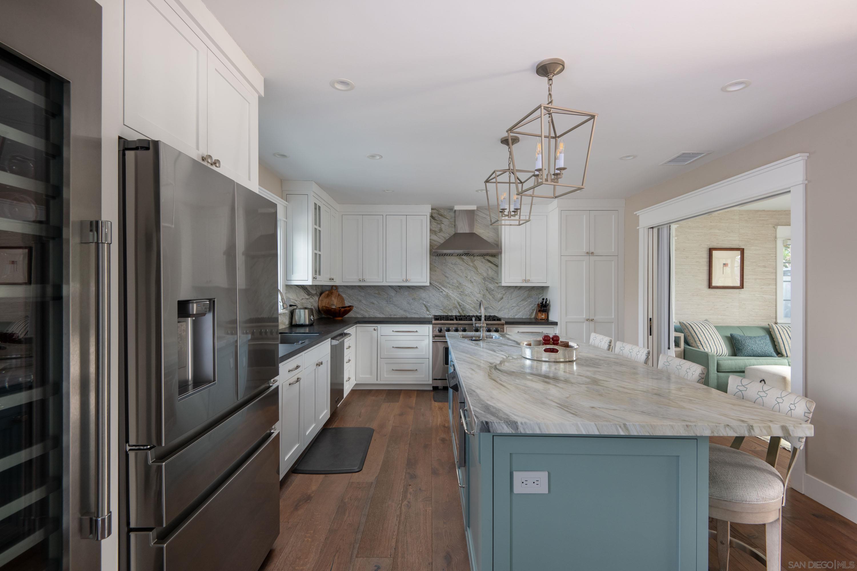 Detail Gallery Image 9 of 30 For 264  24th St., Del Mar,  CA 92014 - 4 Beds | 4 Baths