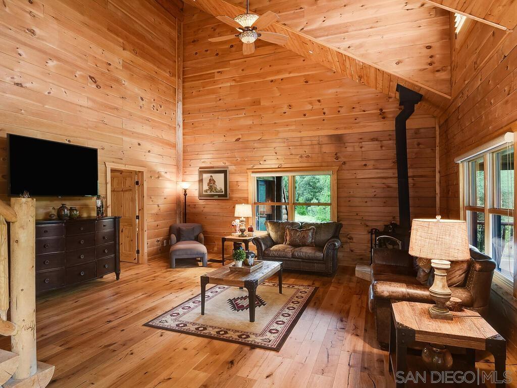 Detail Gallery Image 10 of 63 For 1068 W Incense Cedar Road, Julian,  CA 92036 - 3 Beds | 3/1 Baths