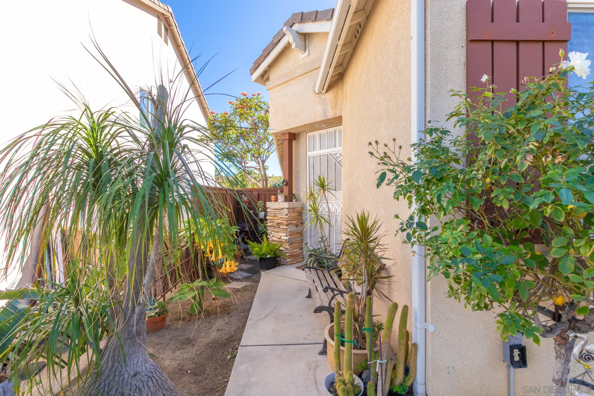 Detail Gallery Image 3 of 29 For 33134  Windward Way, Lake Elsinore,  CA 92530 - 4 Beds | 2 Baths