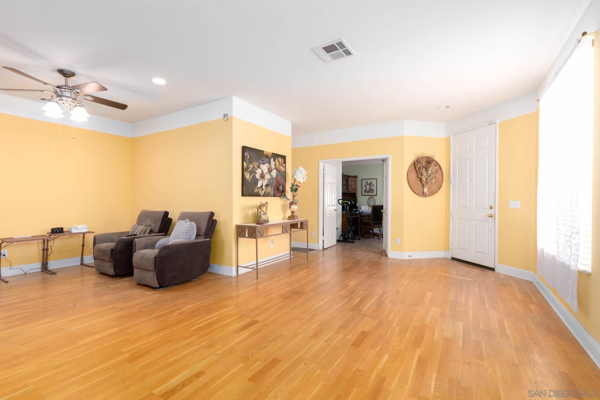 Detail Gallery Image 4 of 29 For 33134  Windward Way, Lake Elsinore,  CA 92530 - 4 Beds | 2 Baths