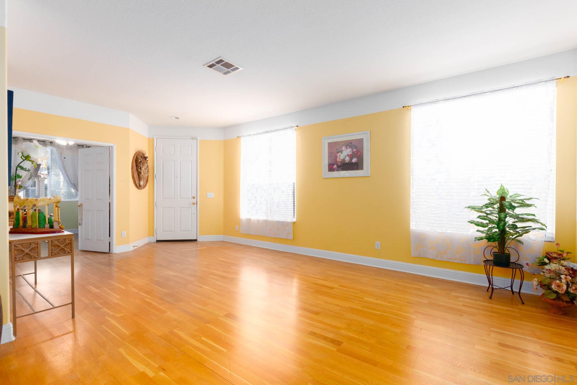 Detail Gallery Image 7 of 29 For 33134  Windward Way, Lake Elsinore,  CA 92530 - 4 Beds | 2 Baths