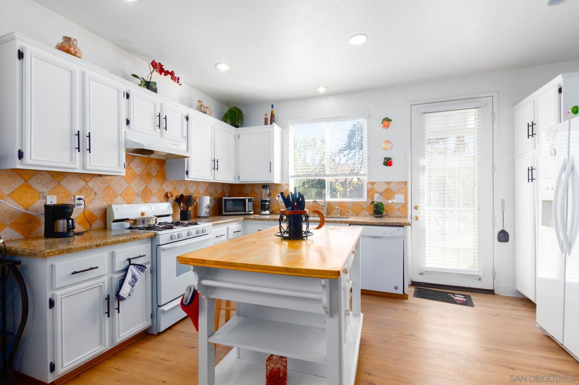 Detail Gallery Image 10 of 29 For 33134  Windward Way, Lake Elsinore,  CA 92530 - 4 Beds | 2 Baths