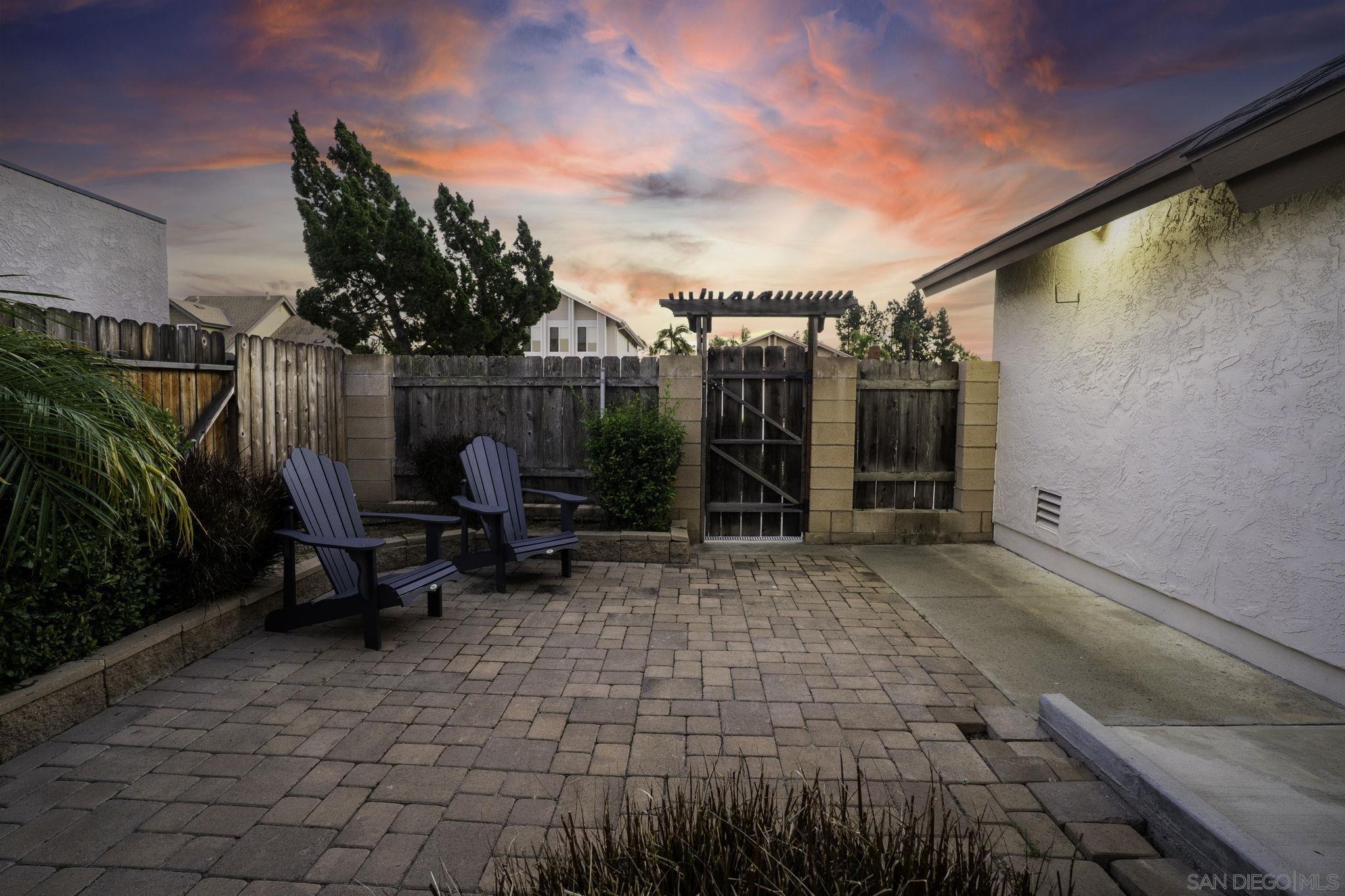 Detail Gallery Image 22 of 37 For 13010  Roundup Ave, San Diego,  CA 92129 - 6 Beds | 4 Baths