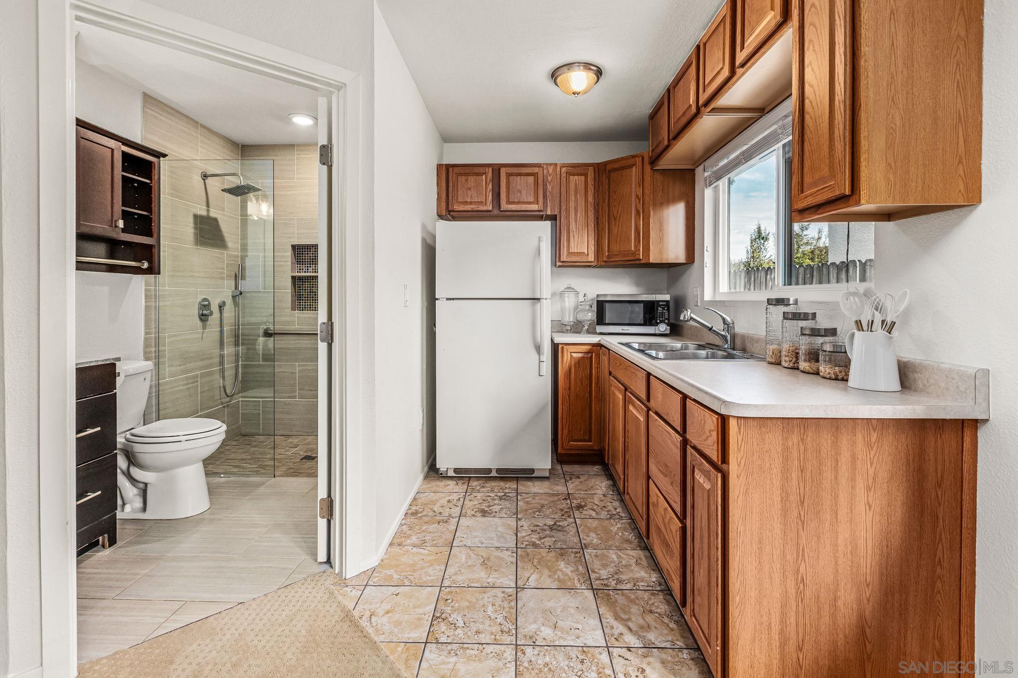 Detail Gallery Image 26 of 37 For 13010  Roundup Ave, San Diego,  CA 92129 - 6 Beds | 4 Baths