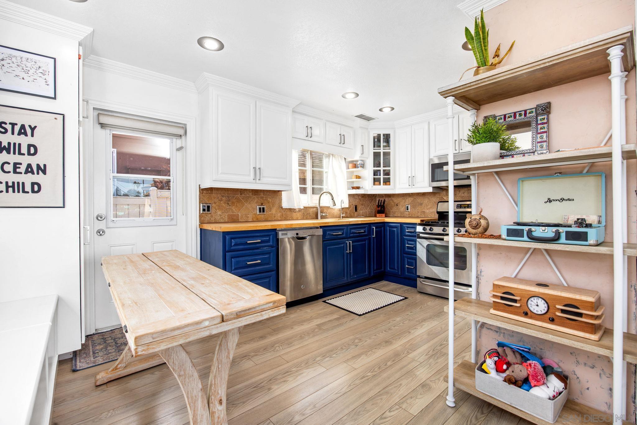 Front Image Thumbnail for SD260002171