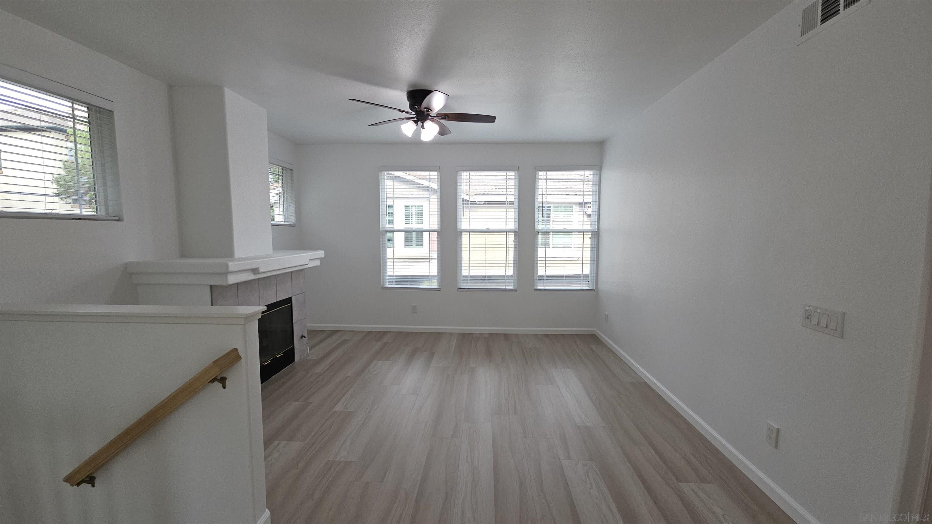 Detail Gallery Image 7 of 40 For 12031  World Trade Dr  1, San Diego,  CA 92128 - 2 Beds | 2 Baths