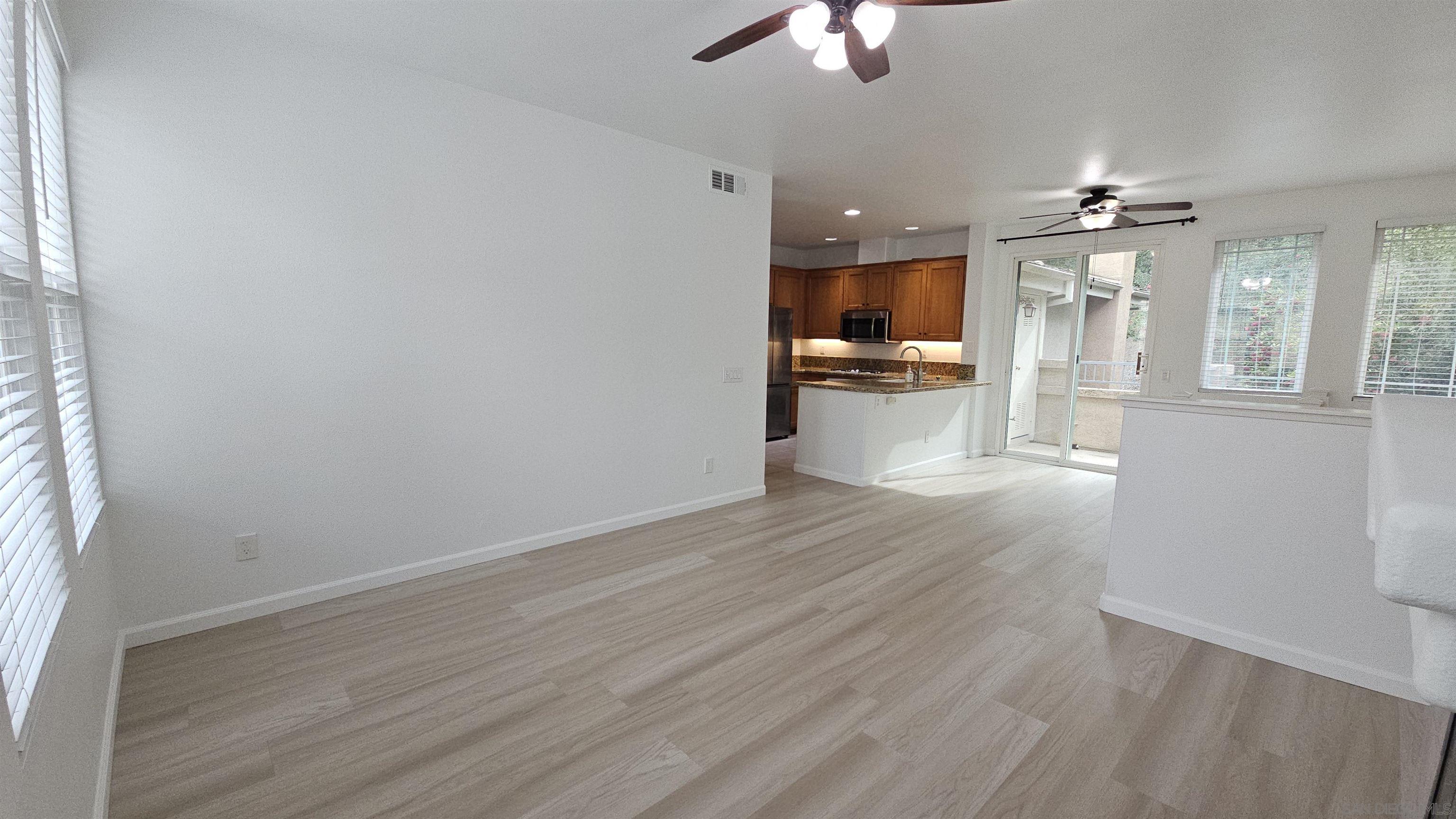 Detail Gallery Image 8 of 40 For 12031  World Trade Dr  1, San Diego,  CA 92128 - 2 Beds | 2 Baths