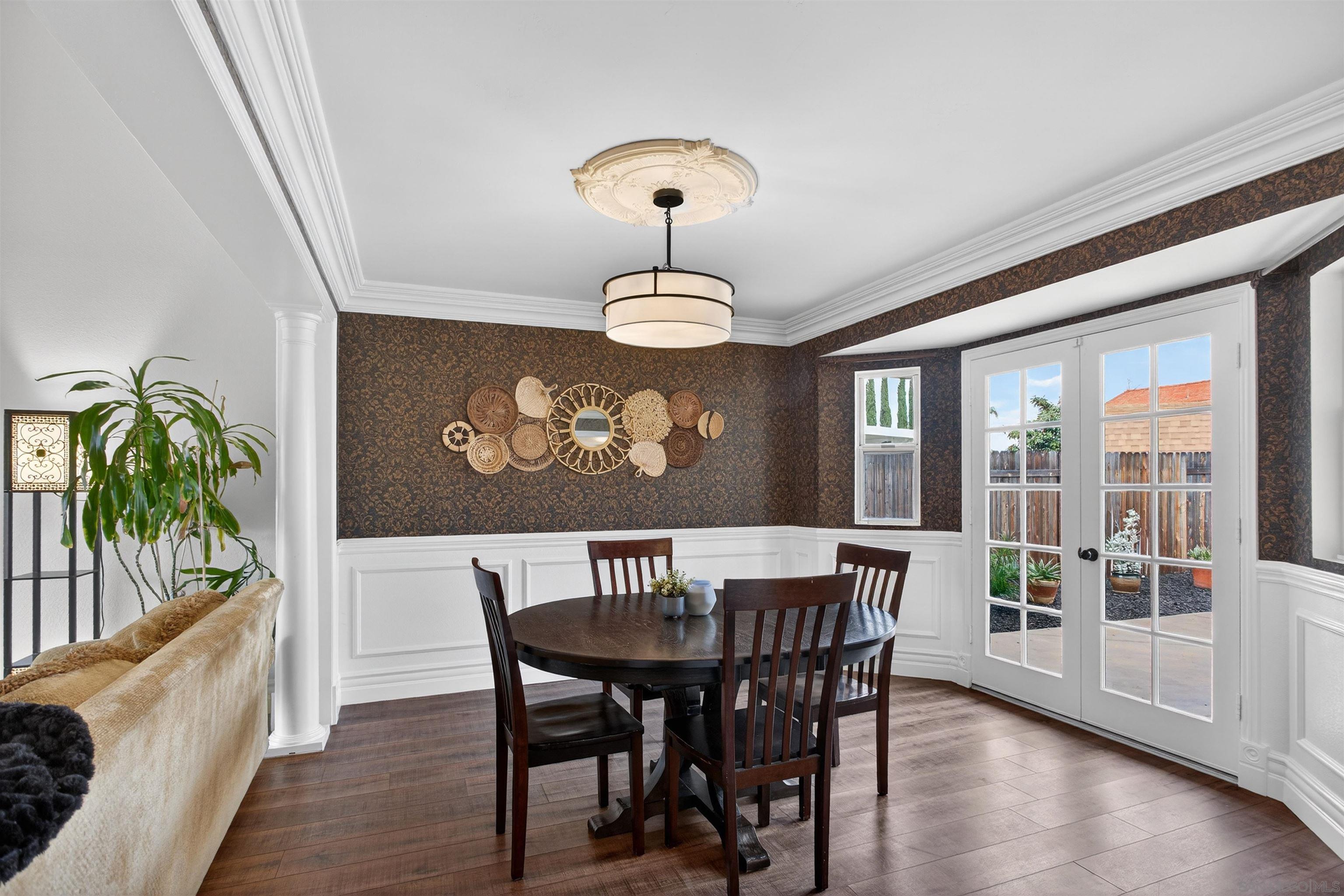 Detail Gallery Image 5 of 19 For 30932  Greensboro Dr, Temecula,  CA 92592 - 5 Beds | 3 Baths