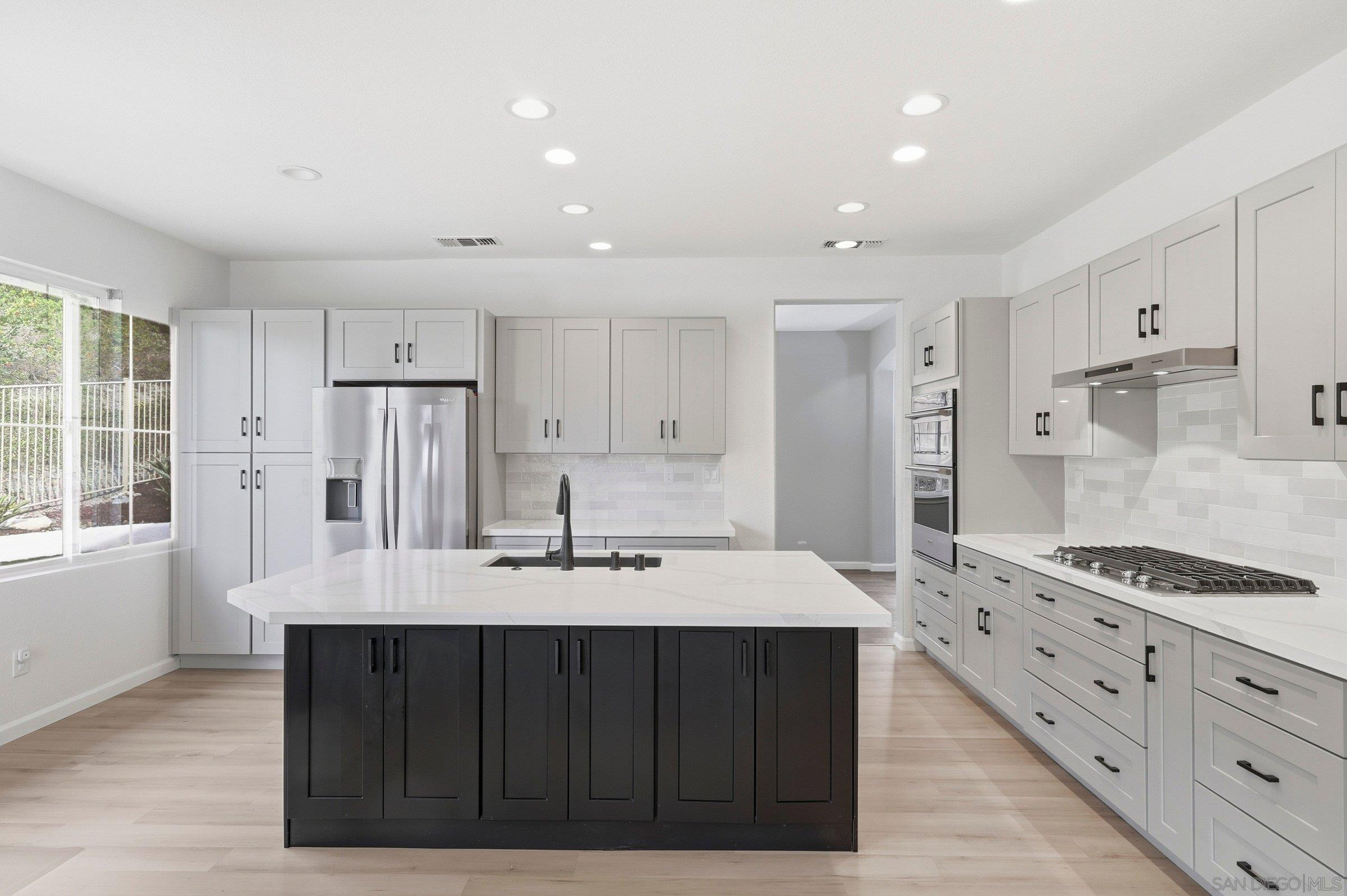 Detail Gallery Image 12 of 43 For 1514 W Borden, San Marcos,  CA 92069 - 5 Beds | 3 Baths