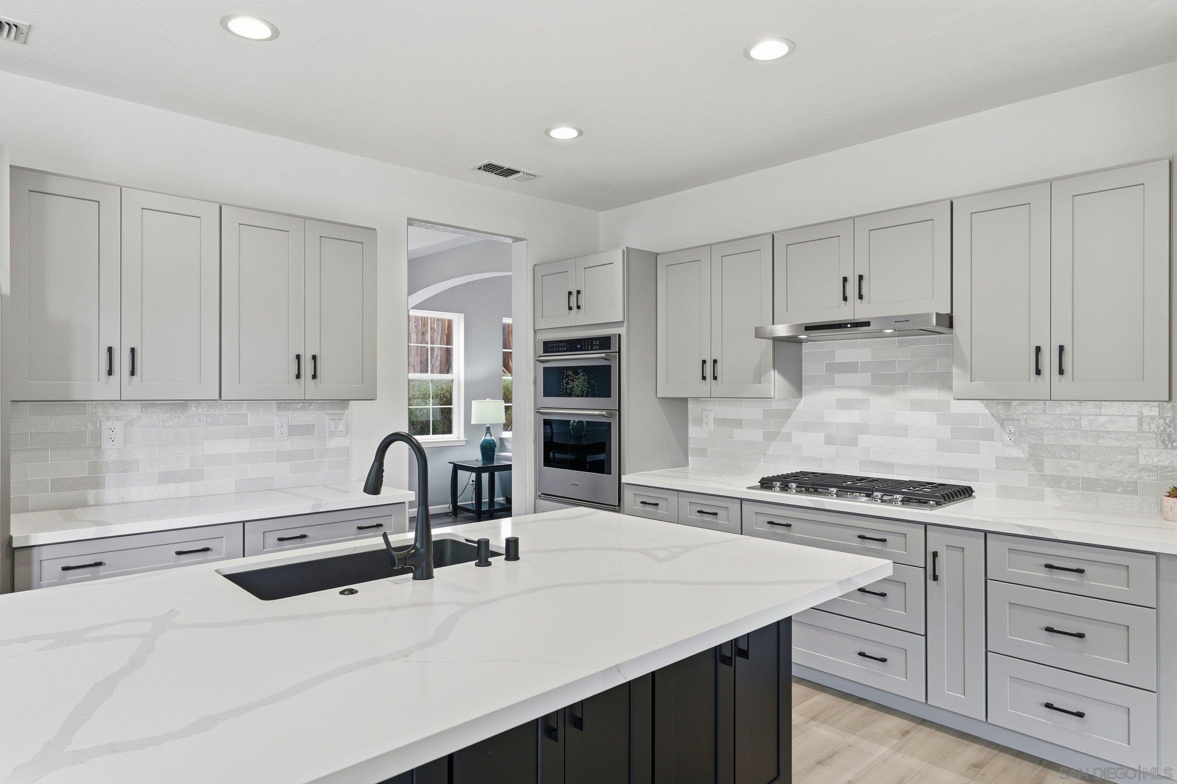 Detail Gallery Image 13 of 43 For 1514 W Borden, San Marcos,  CA 92069 - 5 Beds | 3 Baths