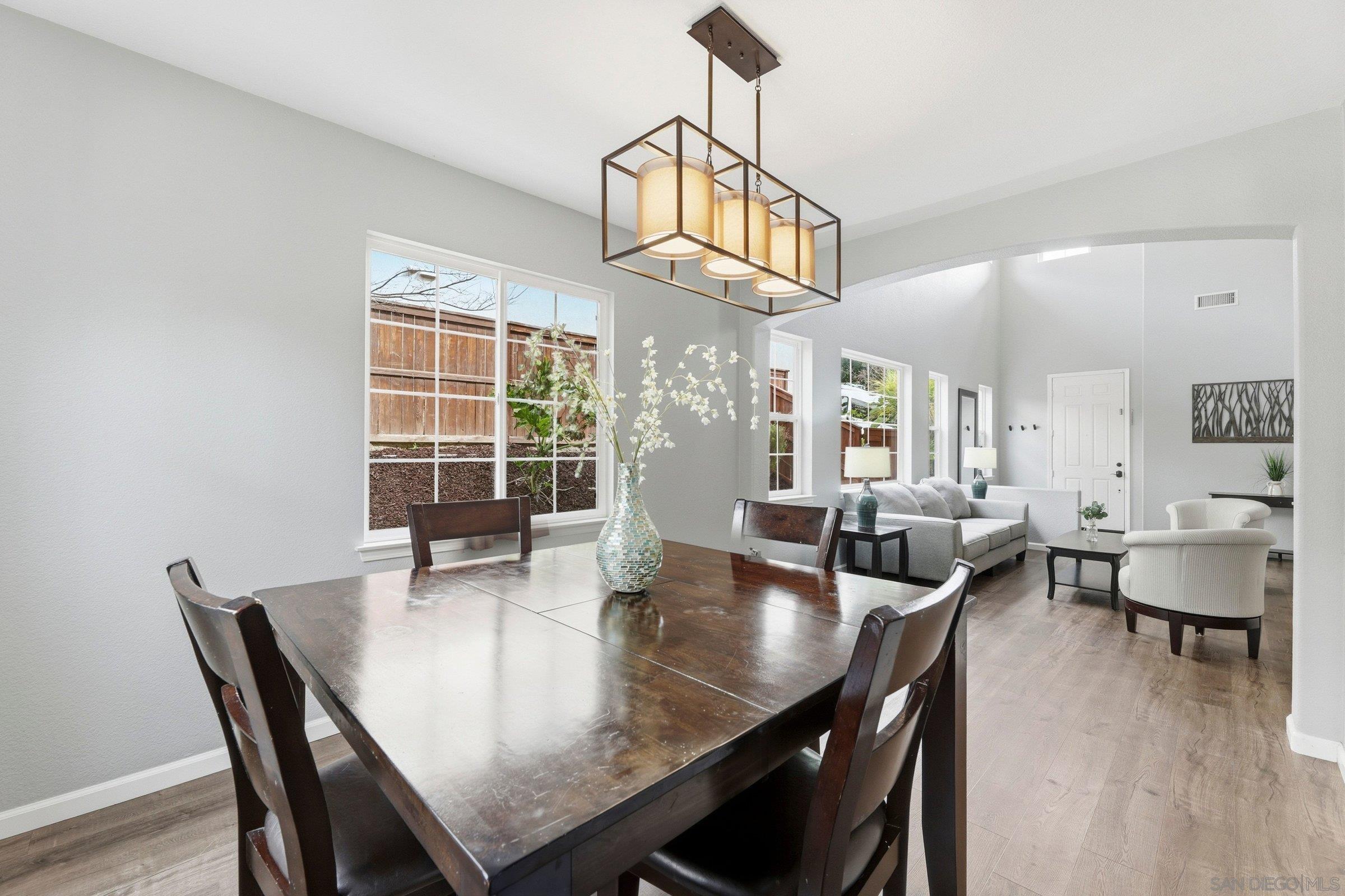 Detail Gallery Image 9 of 43 For 1514 W Borden, San Marcos,  CA 92069 - 5 Beds | 3 Baths