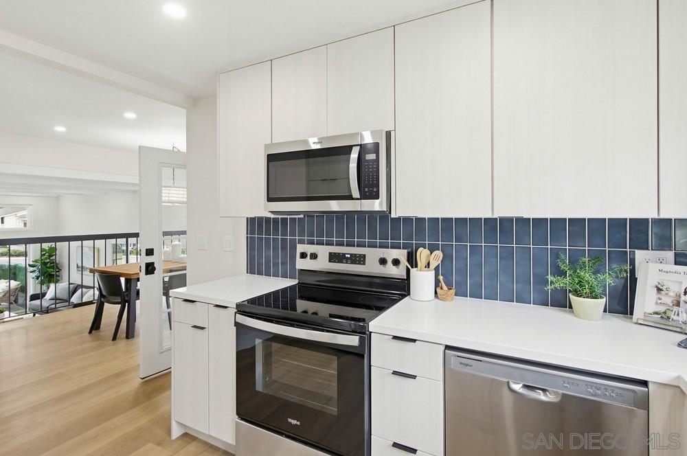 Detail Gallery Image 15 of 43 For 4020  La Jolla Village, La Jolla,  CA 92037 - 4 Beds | 2/1 Baths