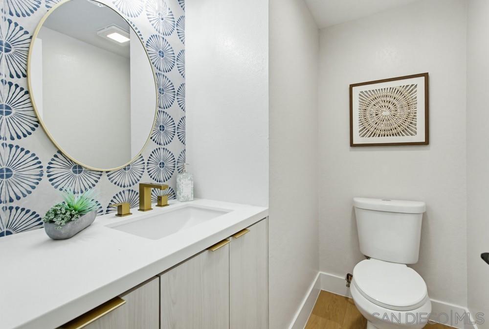 Detail Gallery Image 16 of 43 For 4020  La Jolla Village, La Jolla,  CA 92037 - 4 Beds | 2/1 Baths